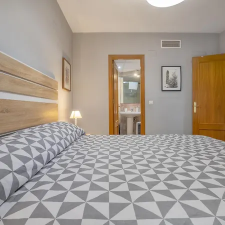 Coral & & Parking Apartment